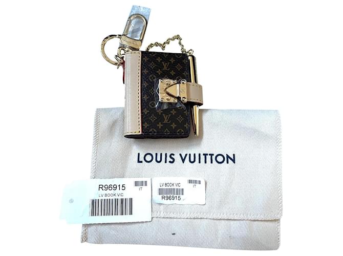 Louis Vuitton Libro portachiavi Marrone Tela  ref.760556
