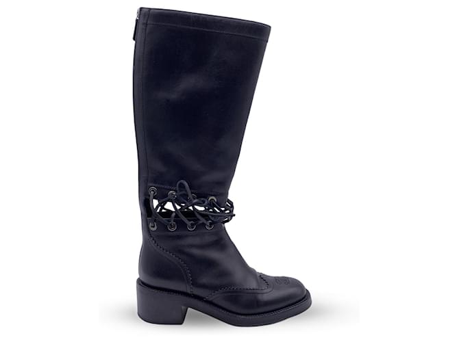 Chanel Cuero negro 2016 Tamaño de botas hasta la rodilla CC con cordones y recorte 38  ref.763908