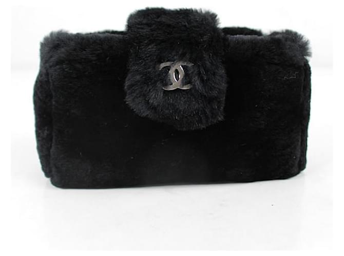 *Chanel Pouch Like New Beautiful Black Fur  ref.765884
