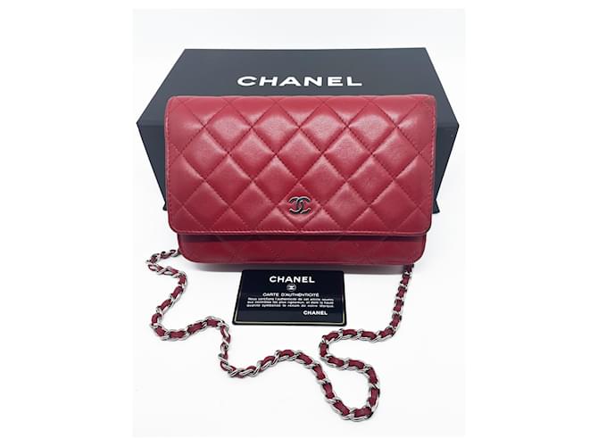 Wallet On Chain Chanel Brieftasche an der Kette Rot Leder  ref.765903