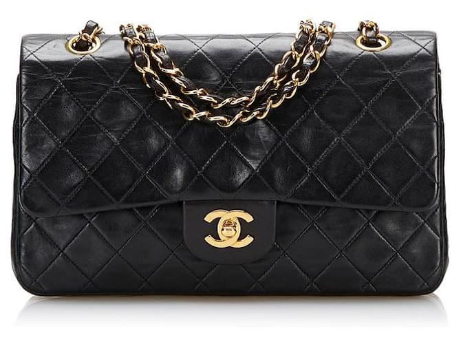 Chanel Medium Classic lined Flap Bag Black Lambskin  ref.765996