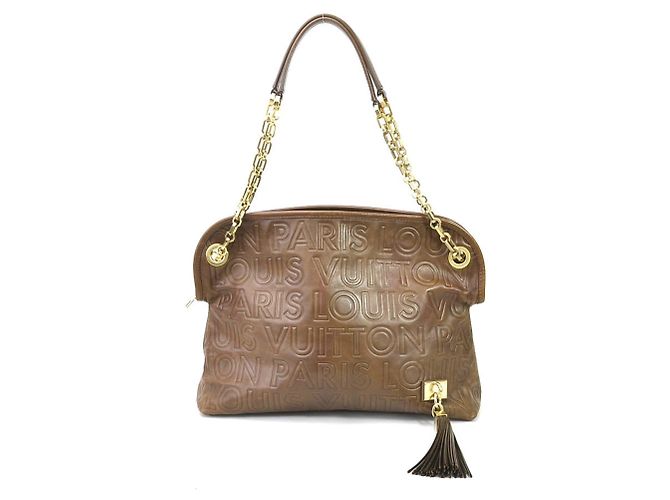 Louis Vuitton Whisper Castaño