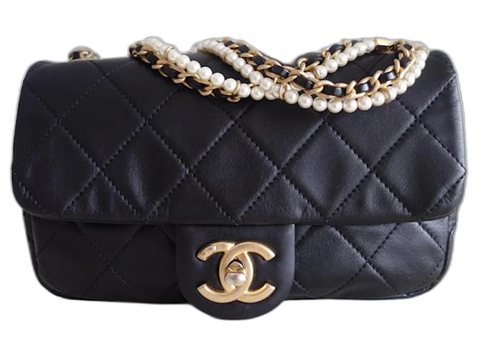 Timeless Chanel Classique bag small model Black Leather  ref.766666