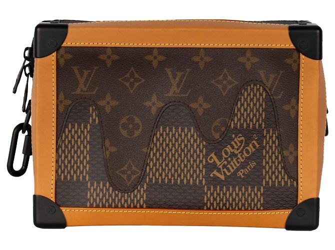 Twist Louis Vuitton LV x Nigo Soft Trunk Marrom