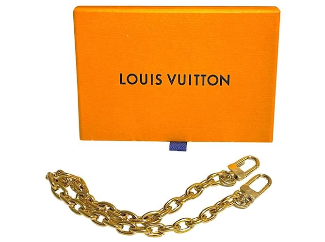 Louis Vuitton Bourses, portefeuilles, cas Métal Doré  ref.767278