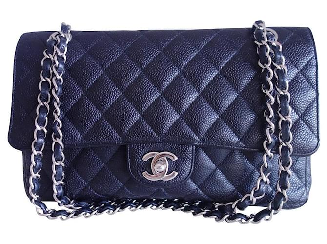 Timeless Chanel Classic medium caviar bag Navy blue Leather  ref.768455