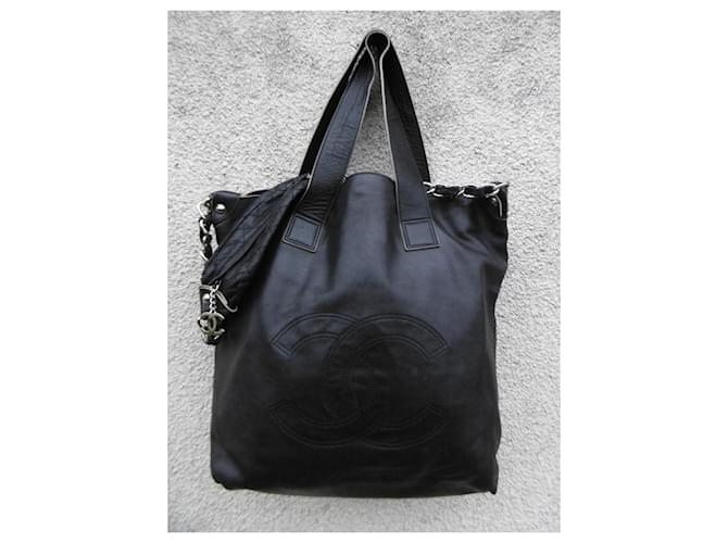 Chanel Handbags Black Silver hardware Lambskin  ref.768472
