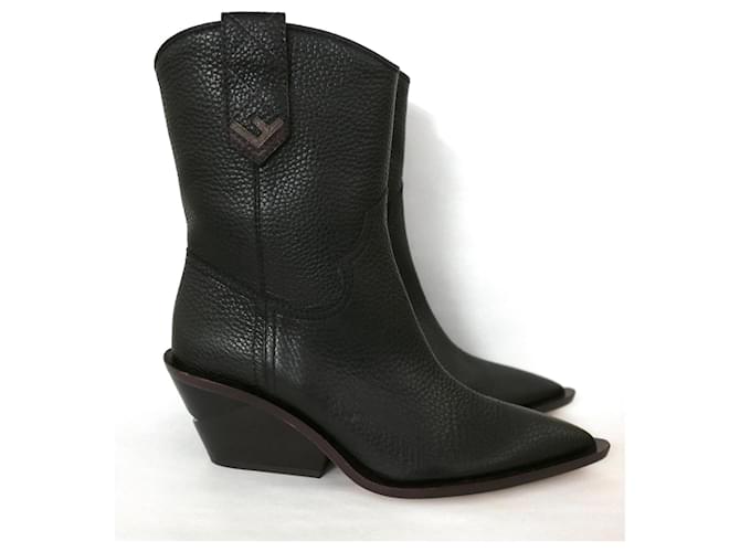 Fendi Black Leather Cowboy Boots  ref.768482
