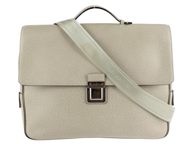 Louis Vuitton Vasili White Leather  ref.768805