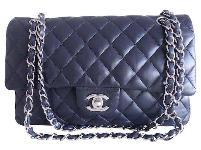 Timeless Chanel Classic bag medium lambskin Navy blue Leather  ref.769070