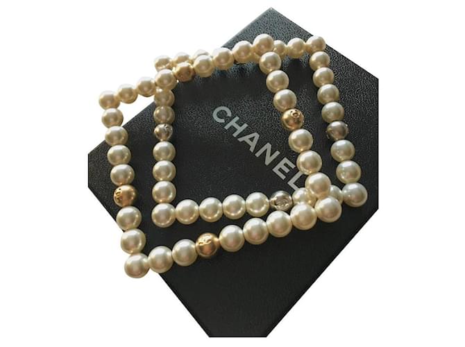 Chanel Paar quadratische Perlenarmbänder Golden  ref.769191