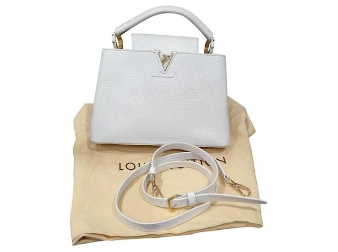Bolso Capucines BB Louis Vuitton cuero granulado blanco  ref.770674