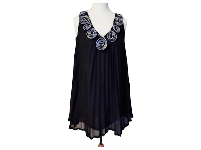 Yumi Kim YUMI TUNIC DRESS DRESS RELIEF ROSETTES PLEATED BACK CLOSURES S M/L OR S 42 Black Polyester  ref.772159