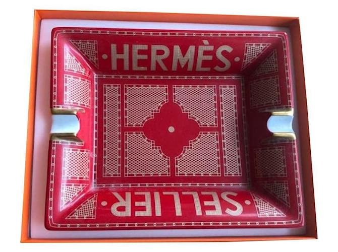 Hermès NUEVO Cenicero Hermes Sellier Blanco Burdeos Cerámico  ref.772181