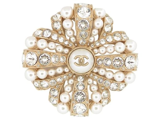 Other jewelry NEW CHANEL BROOCH RIBBON PEARLS & STRASS IN GOLD METAL NEW GOLDEN BROOCH  ref.772429