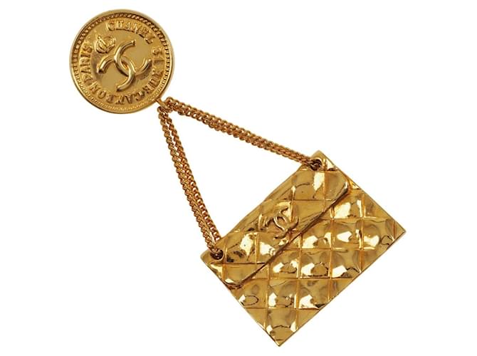 Chanel-Broschüre Golden Vergoldet  ref.773475