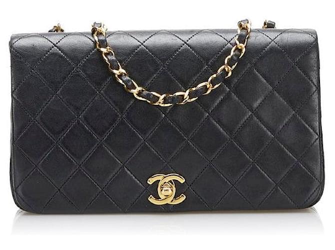 Bolso Chanel Matelasse con solapa y cadena Negro Piel de cordero  ref.774516