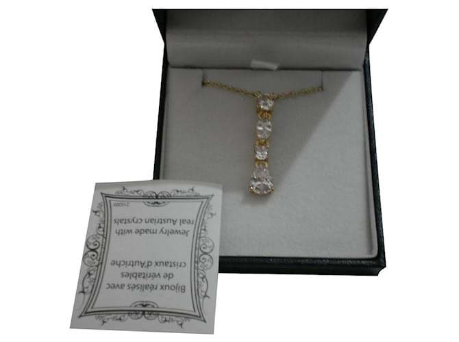 Autre Marque Halskette/Anhänger mit Kristallen neu in der Box,Echtheitszertifikat Golden Metall  ref.775049