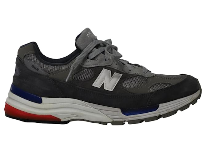 New Balance Neues Gleichgewicht 992 Sneakers aus grauem Wildleder Schweden  ref.776905