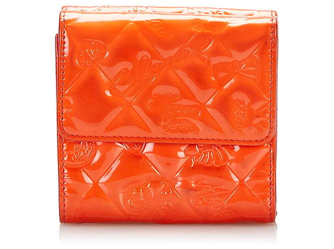 Carteira pequena Chanel com pingentes em relevo patente laranja Couro Couro envernizado  ref.777157