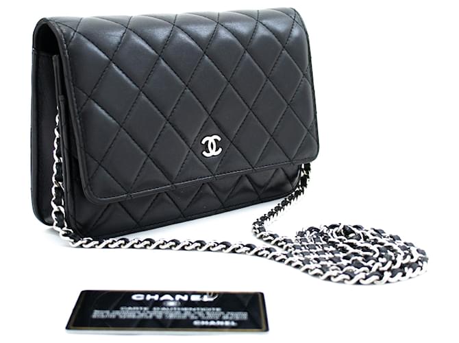 Wallet On Chain CHANEL Cartera clásica negra con cadena Bolso de hombro WOC Piel de cordero Negro Cuero  ref.777785