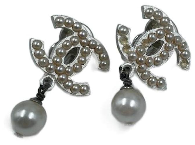 Silver Chanel CC Earrings Silvery Metal  ref.777790