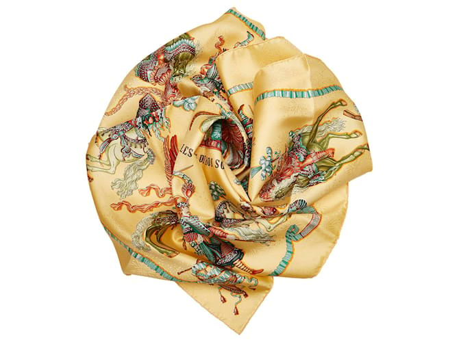 Hermès Sciarpa di seta Hermes Gold Les Fetes Du Roi Soleil D'oro Panno  ref.778082