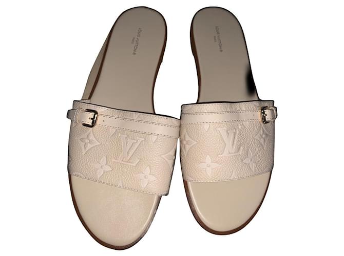 Louis Vuitton Mules Cream Leather ref.778162 - Joli Closet