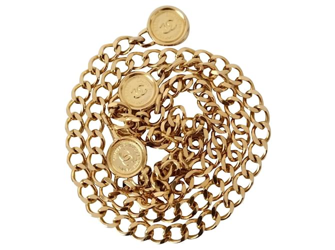Ceinture Chanel chaine dorée médaillon Métal  ref.778249