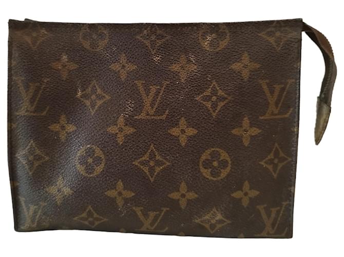 Louis Vuitton Toiletry Pouch 19 In monogram canvas Brown Cloth  ref.778251