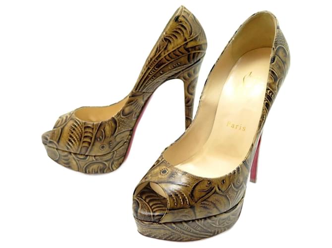 CHRISTIAN LOUBOUTIN LADY PEEP SHOES 38.5 GOLDEN ENGRAVED LEATHER PUMPS  ref.778523