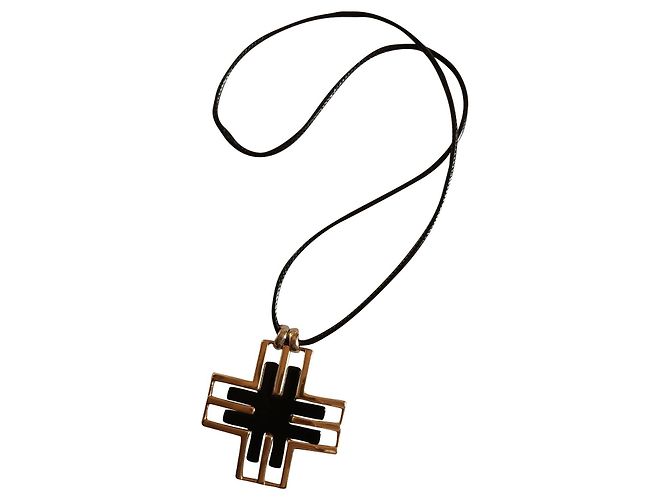Autre Marque Colar com pingente Parade de metal dourado e resina