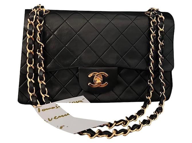 Timeless Solapa forrada Chanel Vinatage Negro Gold hardware Piel de cordero  ref.782624