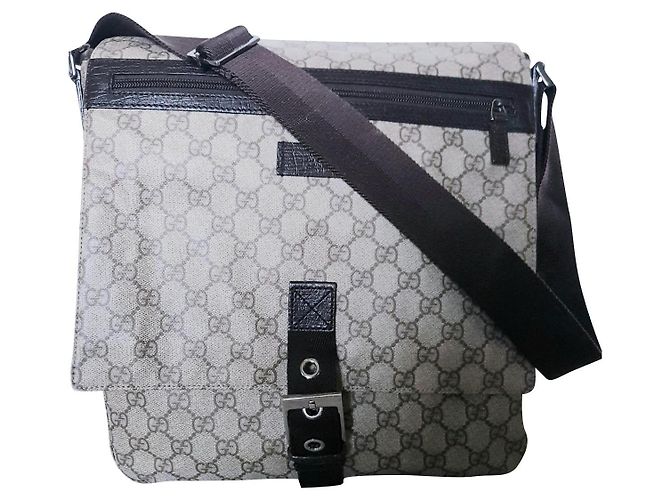 Gucci GG Supreme Pasta de couro bege