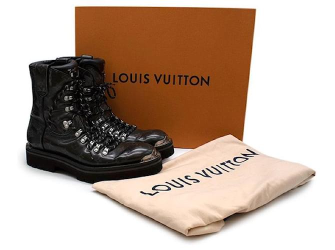 Louis Vuitton Botas Outland con cordones y monograma esmaltado Negro Lienzo  ref.785822