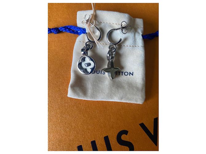 Montsouris Louis Vuitton Mes boucles d’oreilles fleuri Argenté