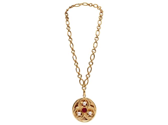 Chanel Collar Chanel Con Medallón Dorado Metal  ref.788543