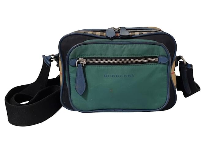 Burberry Camera Bag Green Cloth  ref.789026
