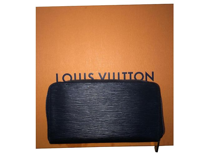 Louis Vuitton Zippy Organizer Black Leather Wallet