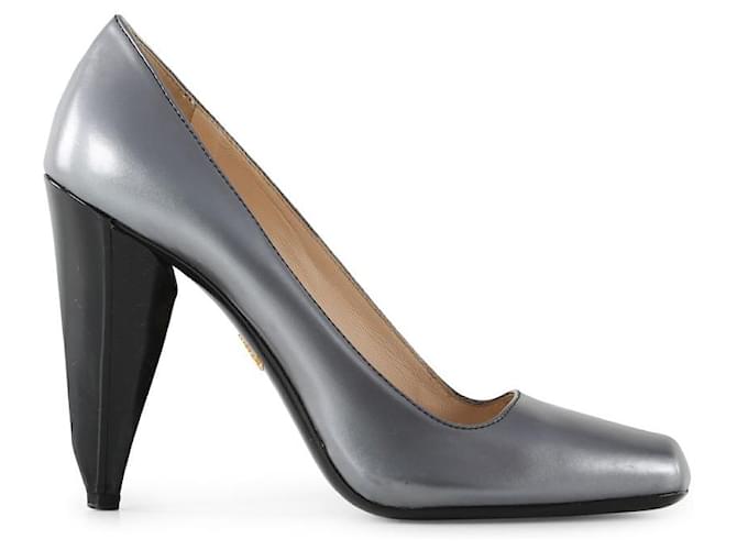 Zapatos de tacón con punta cuadrada en cuero gris metalizado de Prada Metálico  ref.790874
