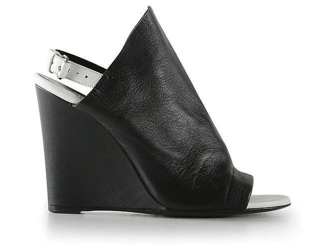 Balenciaga Sandali con zeppa in pelle nera e bianca