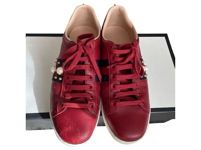 Gucci Ace Sneaker mit Spikes rot Leder 38