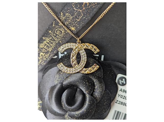 Chanel CC B17C Logo Aged gold GHW crystal Necklace in box tag Golden Metal  ref.791428 - Joli Closet