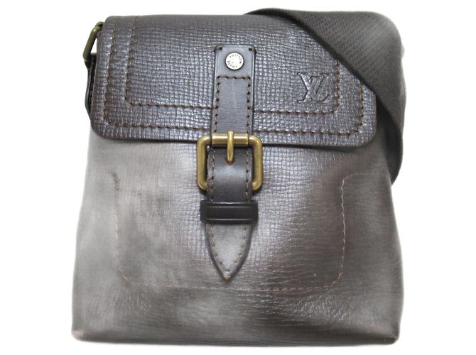 Louis Vuitton Bolsa transversal Yuma Utah M92995 Marrom