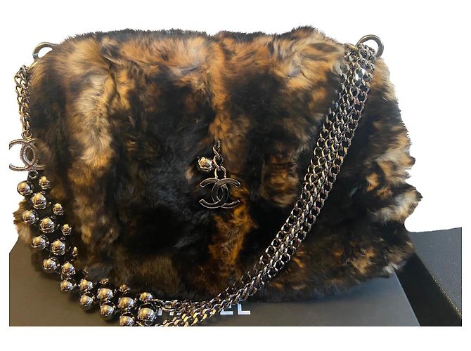 Timeless Bolsa de mão Chanel em pele de coelho com corrente prateada Multicor