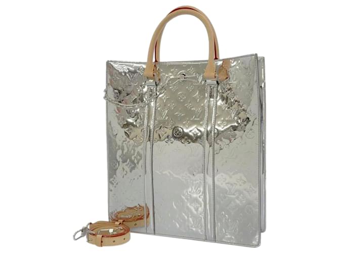 Louis Vuitton Silver Monogram Mirror Sac Plat Light brown Cloth ref.790673  - Joli Closet