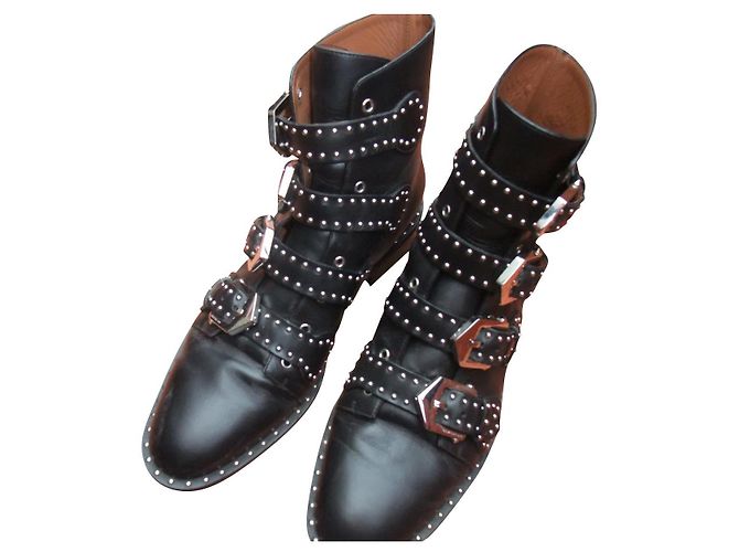 Givenchy Elegant Studded Ankle Boots Black Leather