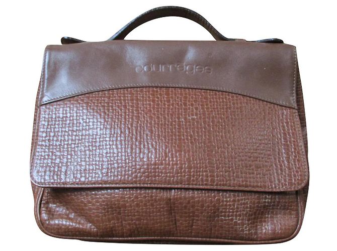 Bolsa de mão Courreges em couro caramelo