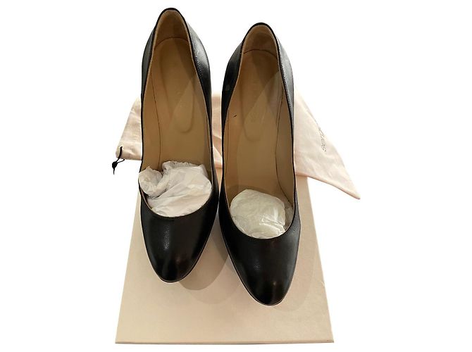 Sergio Rossi Black Leather Pumps 38