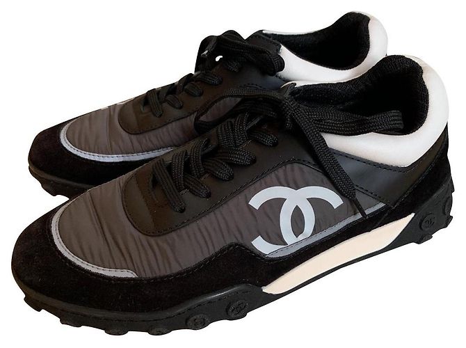 Chanel Sneaker Schwarz Weiß Stoff 37